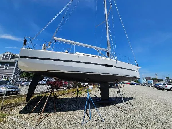 Slide: The Image of Dufour Performance 36 2012 - 4