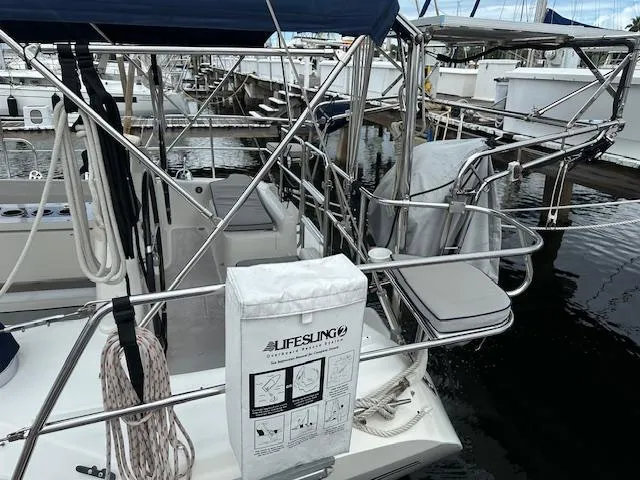 Slide: The Image of Catalina 400 MkII 2004 - 7