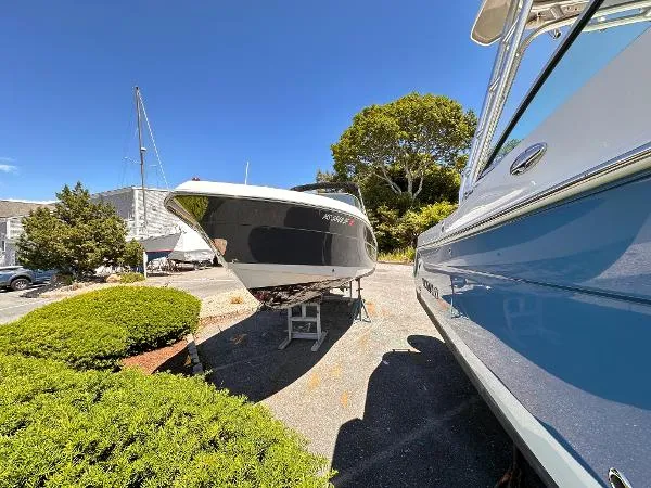 Slide: The Image of Robalo R227 Dual Console 2015 - 11