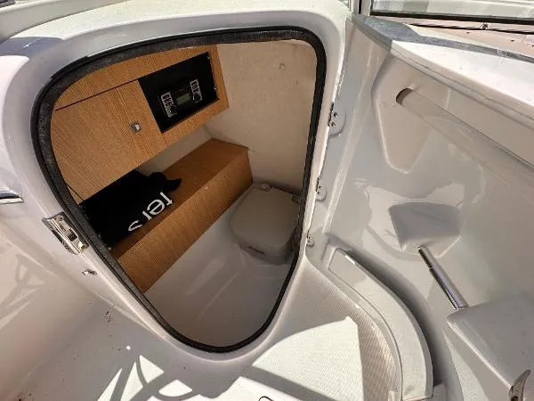 Slide: The Image of Robalo R227 Dual Console 2015 - 8