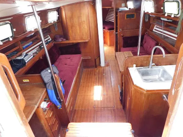 Slide: The Image of Endeavour 35.5 Sloop 1984 - 3