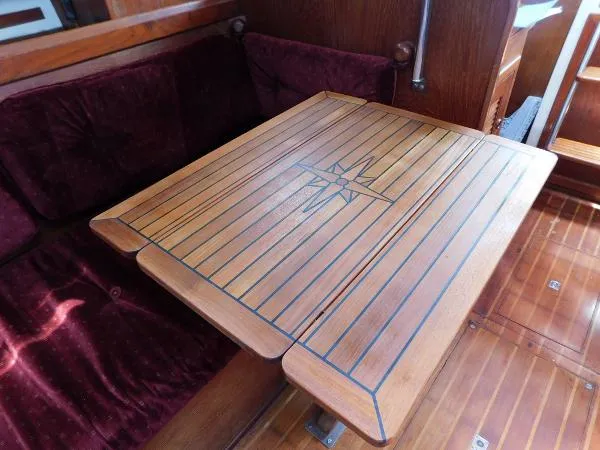Slide: The Image of Endeavour 35.5 Sloop 1984 - 8