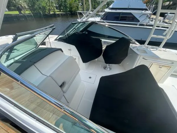 Slide: The Image of Boston Whaler 270 Vantage 2016 - 11