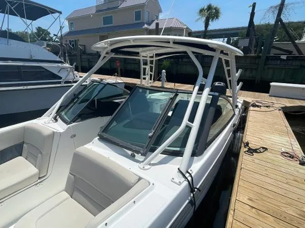 Slide: The Image of Boston Whaler 270 Vantage 2016 - 8