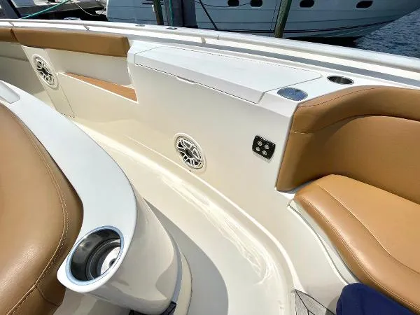 Slide: The Image of Scout 530 LXF 2020 - 2