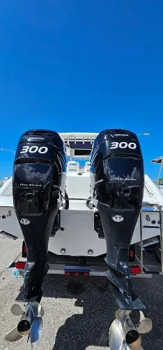 Slide: The Image of Boston Whaler 320 Outrage 2008 - 1