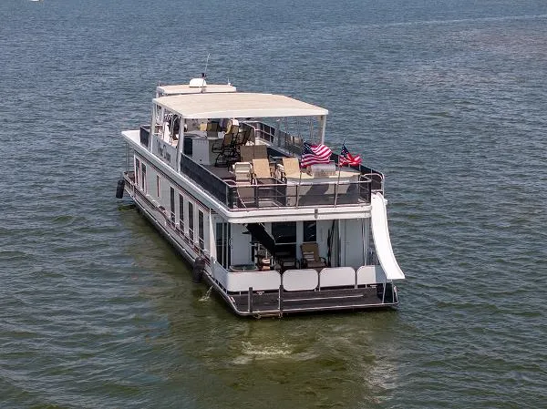 Slide: The Image of Sharpe Houseboat 18x83 2006 - 3
