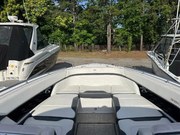 Slide: The Image of Regal 3200 Bowrider 2016 - 3