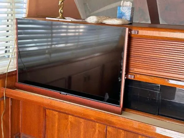 Slide: The Image of Bertram 42 Convertible 1986 - 6