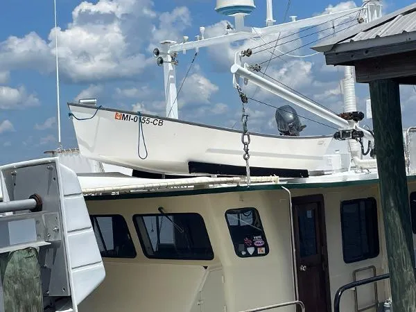 Slide: The Image of Custom Trawler Chandeleur Lugger 1989 - 5