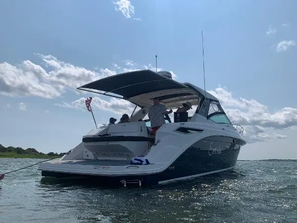 Slide: The Image of Sea Ray Sundancer 320 2020 - 3