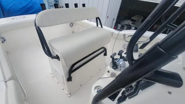 Slide: The Image of Buddy Davis 28 Center Console 2006 - 6