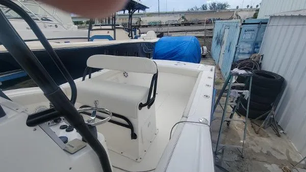 Slide: The Image of Buddy Davis 28 Center Console 2006 - 7