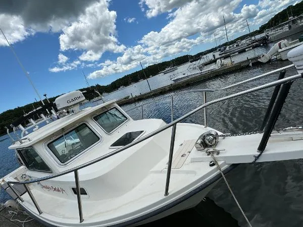 Slide: The Image of Parker Marine 2320 SL Sport Cabin 2009 - 4