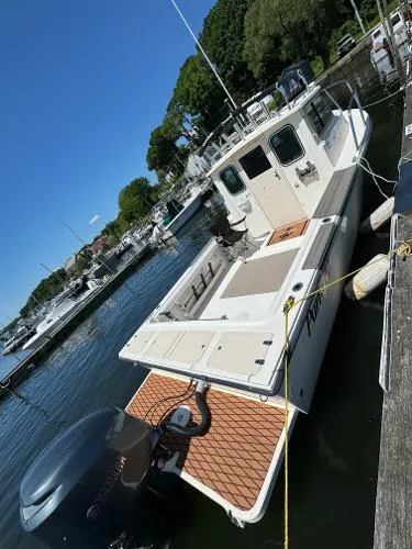 Slide: The Image of Parker Marine 2320 SL Sport Cabin 2009 - 5