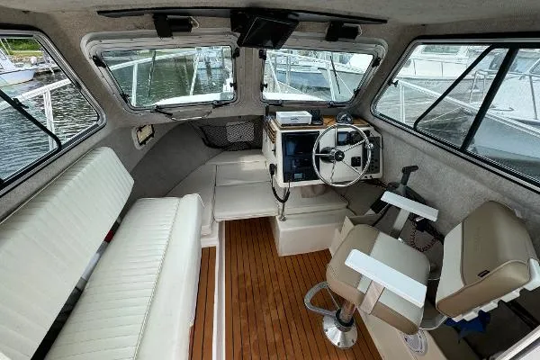 Slide: The Image of Parker Marine 2320 SL Sport Cabin 2009 - 8