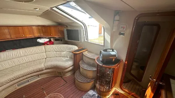 Slide: The Image of Sunseeker Camargue 44 2000 - 5