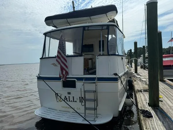 Slide: The Image of Hatteras 43 Motor Yacht 1986 - 6