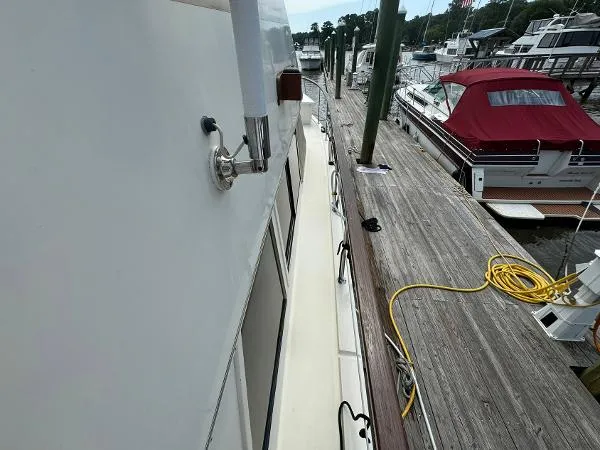 Slide: The Image of Hatteras 43 Motor Yacht 1986 - 8