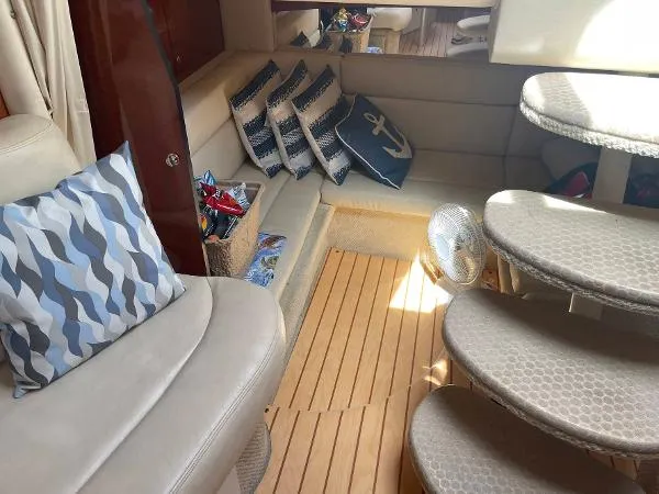 Slide: The Image of Sea Ray 320 Sundancer 2002 - 7