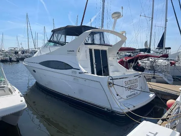 Slide: The Image of Carver Yachts 350 Mariner 2000 - 0
