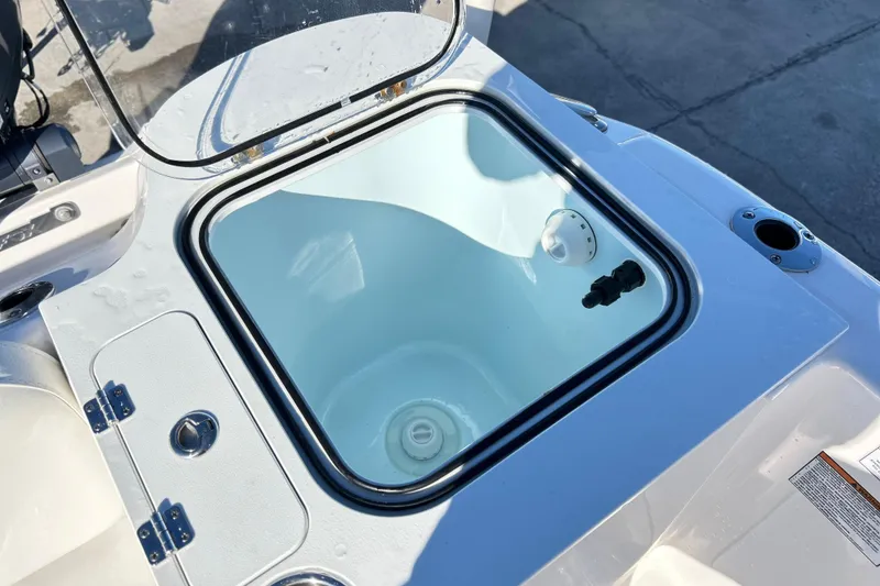 Slide: The Image of Sea Fox 268 Commander 2024 - 24