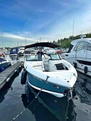 Slide: The Image of Cobalt R 30 Bowrider 2017 - 1