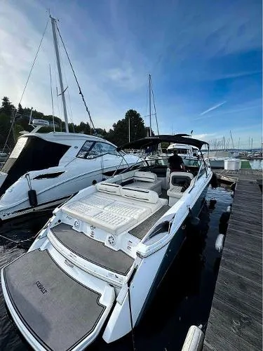 Slide: The Image of Cobalt R 30 Bowrider 2017 - 3
