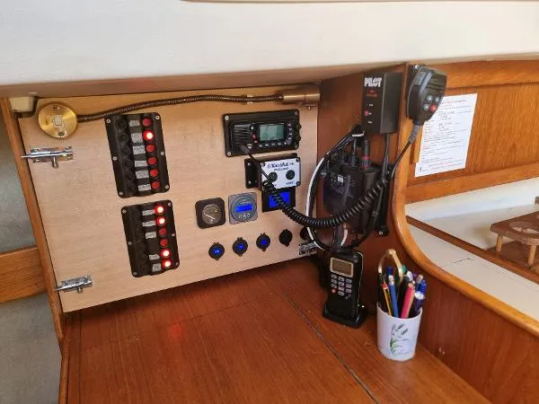Slide: The Image of Maxi Center Cockpit 1990 - 7