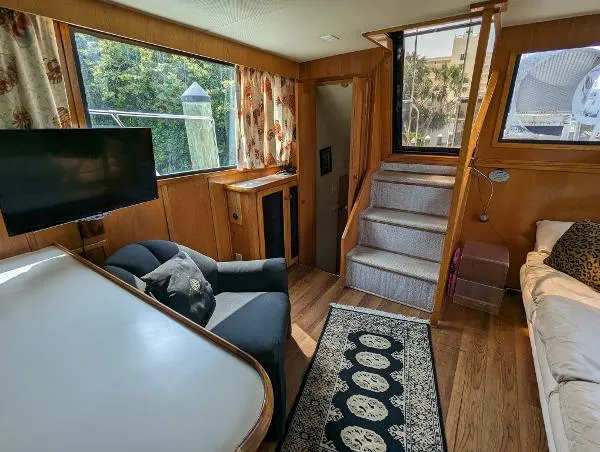 Slide: The Image of Chris-Craft 372 Catalina 1989 - 7
