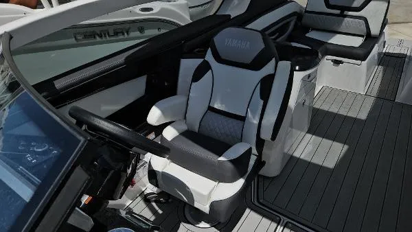 Slide: The Image of Yamaha 275 SDX 2023 - 10