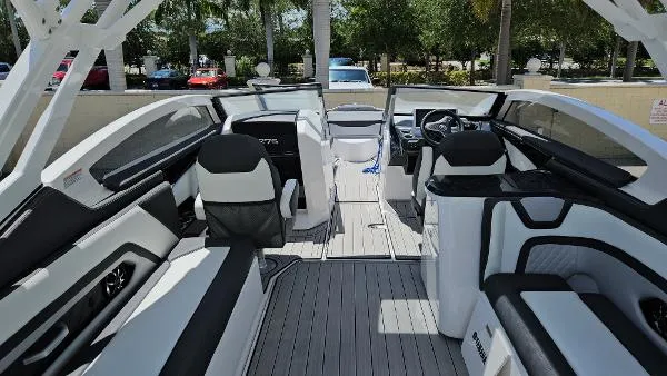 Slide: The Image of Yamaha 275 SDX 2023 - 3