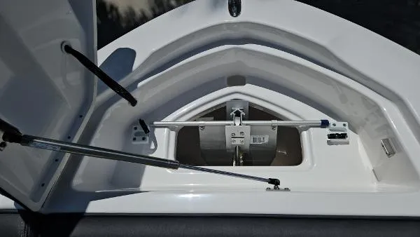 Slide: The Image of Yamaha 275 SDX 2023 - 7