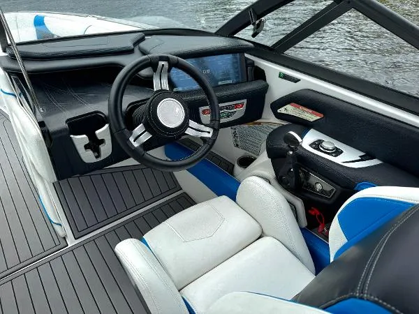 Slide: The Image of Nautique Super Air Nautique G25 2018 - 6