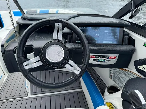 Slide: The Image of Nautique Super Air Nautique G25 2018 - 7