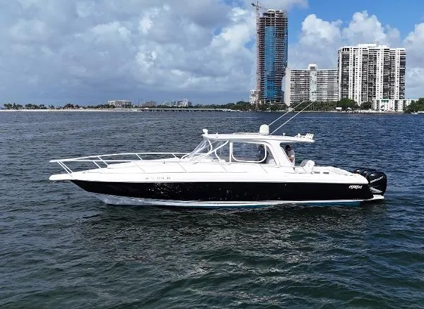 Slide: The Image of Intrepid 390 Sport Yacht 2009 - 3