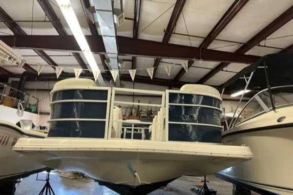 Slide: The Image of Hurricane FunDeck 236SB OB 2020 - 7