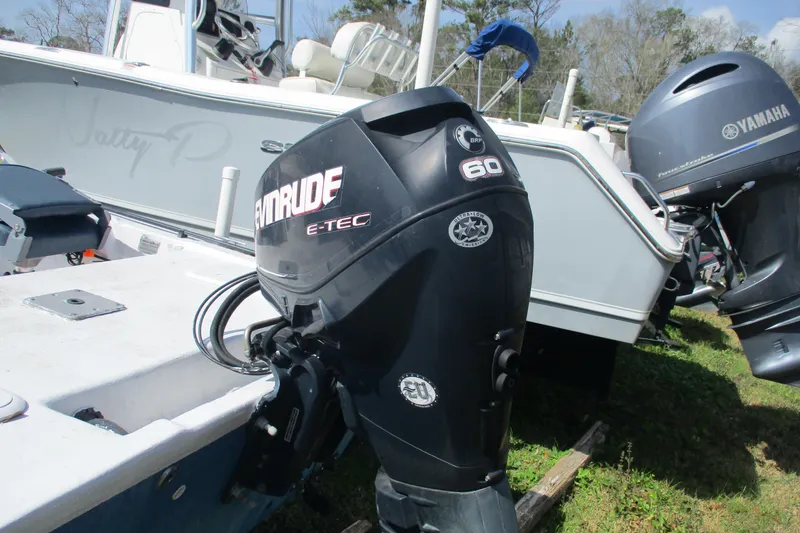 Slide: The Image of 2012 Stumpknocker 17 SPORT boat with Evinrude E-TEC 60 outboard motor. - 9