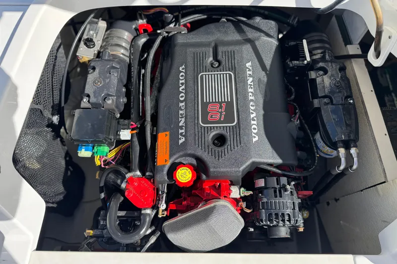 Slide: The Image of Volvo Penta 8.1 Gi engine in 2004 Cobalt 240SD boat, detailed view. - 27