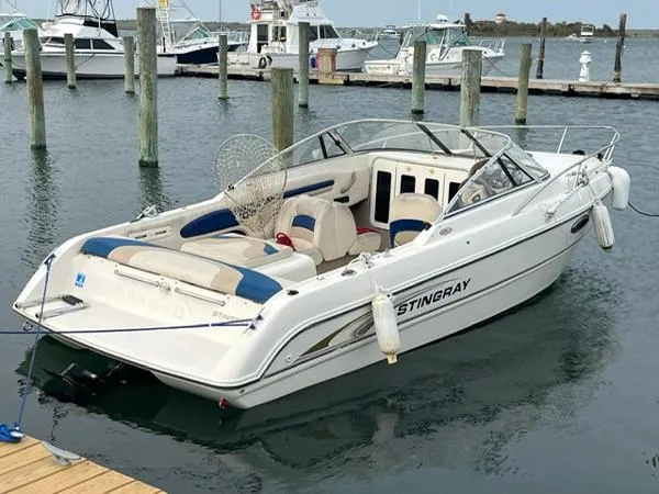 Slide: The Image of Stingray 22 Cuddy 2001 - 0