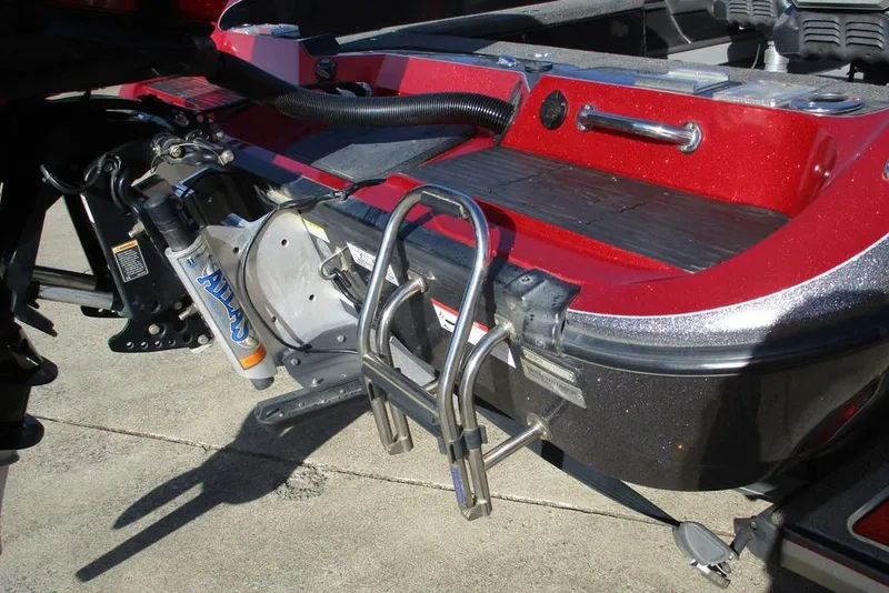 Slide: The Image of 2020 Ranger 620FS Cup-Equipped boat with ladder and hydraulic system, rear view. - 11