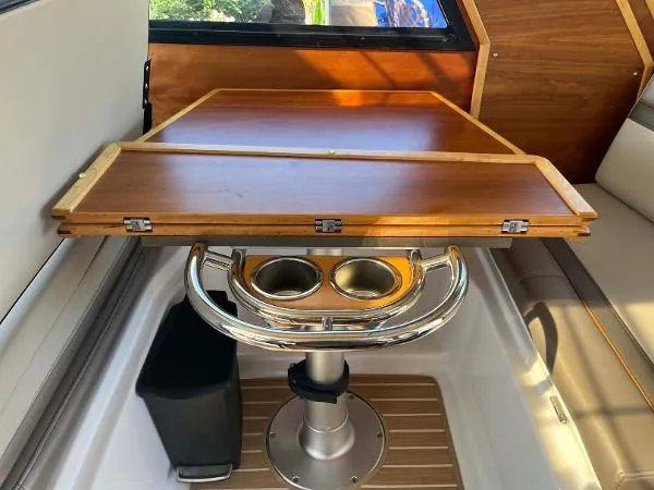 Slide: The Image of Cutwater C-28 LE 2020 - 7