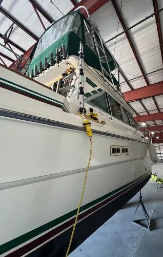 Slide: The Image of Sea Ray 340 Sedan Bridge 1987 - 10