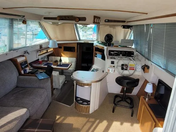 Slide: The Image of Sea Ray 340 Sedan Bridge 1987 - 3