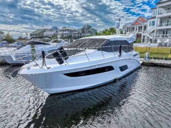 Slide: The Image of Sea Ray Sundancer 460 2017 - 1