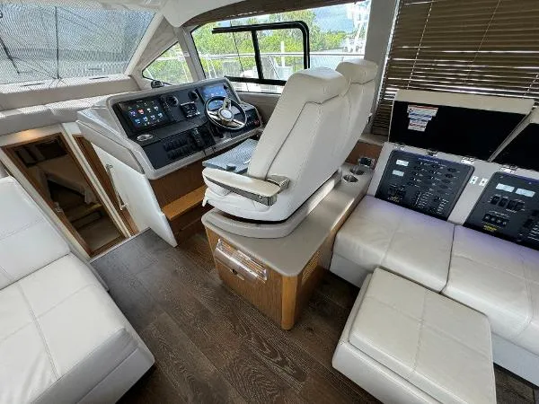 Slide: The Image of Sea Ray Sundancer 460 2017 - 2