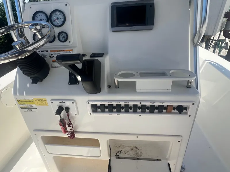 Slide: The Image of NauticStar 2200 Offshore 2011 - 7
