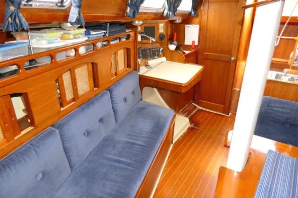 Slide: The Image of Ericson 34-2 1990 - 6