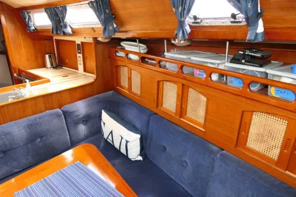 Slide: The Image of Ericson 34-2 1990 - 8