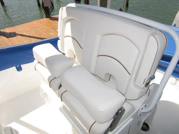 Slide: The Image of Sea Hunt Ultra 239 SE 2020 - 11